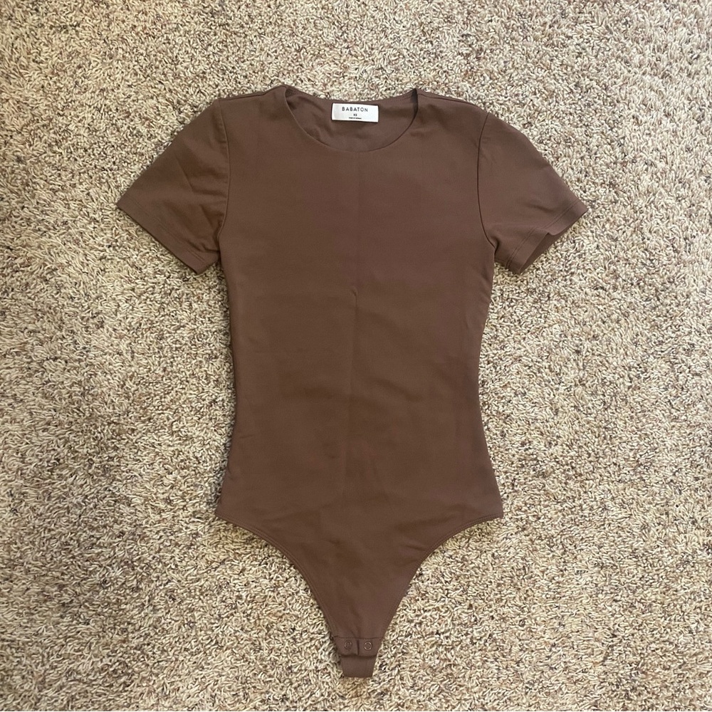 Aritzia Babaton Contour Crew Bodysuit in Pinecone Brown XS